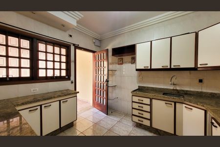 Casa à venda com 136m², 4 quartos e 3 vagasCozinha