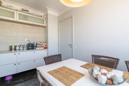 Apartamento à venda com 193m², 3 quartos e 3 vagas Apartamento à venda com 193m², 3 quartos e 3 vagasCopa