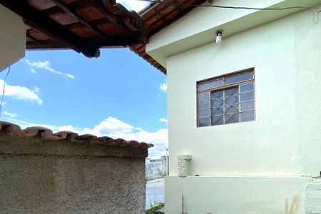 Casa à venda com 129m², 2 quartos e 4 vagasEntrada da Edícula