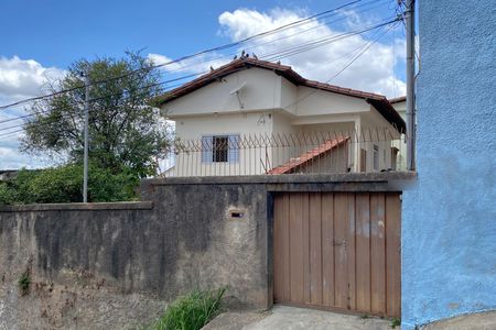 Casa à venda com 129m², 2 quartos e 4 vagasFachada