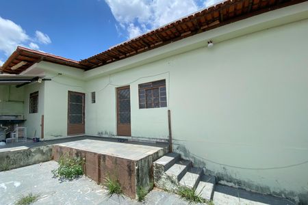 Casa à venda com 129m², 2 quartos e 4 vagasEdícula