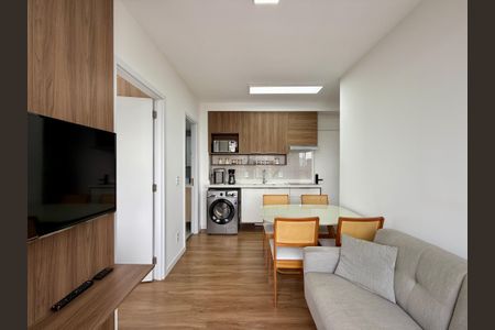 Sala  de apartamento à venda com 2 quartos, 37m² em Santo Amaro, São Paulo