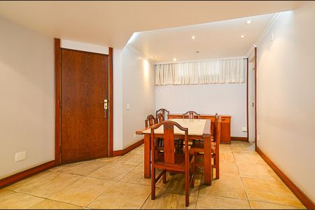 Apartamento para alugar com 190m², 3 quartos e 2 vagas Apartamento para alugar com 190m², 3 quartos e 2 vagasSala de Jantar