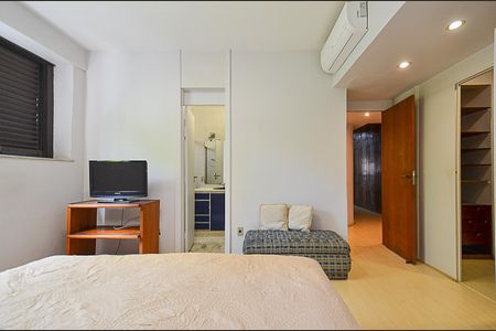 Apartamento para alugar com 190m², 3 quartos e 2 vagas Apartamento para alugar com 190m², 3 quartos e 2 vagasSuíte