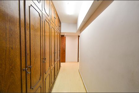 Apartamento para alugar com 190m², 3 quartos e 2 vagas Apartamento para alugar com 190m², 3 quartos e 2 vagasCorredor