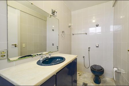 Apartamento para alugar com 190m², 3 quartos e 2 vagas Apartamento para alugar com 190m², 3 quartos e 2 vagasBanheiro da Suíte