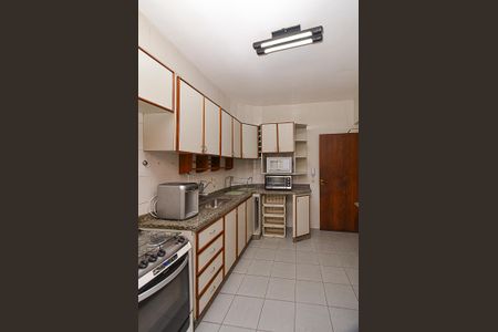 Apartamento para alugar com 190m², 3 quartos e 2 vagas Apartamento para alugar com 190m², 3 quartos e 2 vagasCozinha