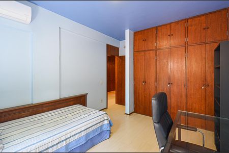 Apartamento para alugar com 190m², 3 quartos e 2 vagas Apartamento para alugar com 190m², 3 quartos e 2 vagasQuarto 3