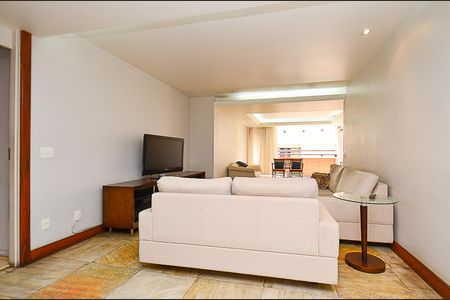 Apartamento para alugar com 190m², 3 quartos e 2 vagas Apartamento para alugar com 190m², 3 quartos e 2 vagasSala de TV