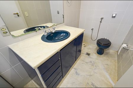 Apartamento para alugar com 190m², 3 quartos e 2 vagas Apartamento para alugar com 190m², 3 quartos e 2 vagasBanheiro da Suíte