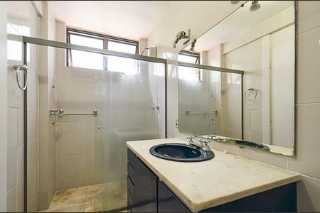 Apartamento para alugar com 190m², 3 quartos e 2 vagas Apartamento para alugar com 190m², 3 quartos e 2 vagasBanheiro da Suíte