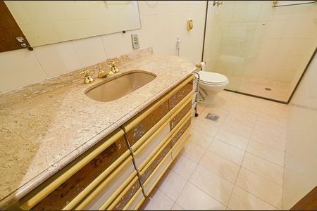 Apartamento para alugar com 190m², 3 quartos e 2 vagas Apartamento para alugar com 190m², 3 quartos e 2 vagasBanheiro Social