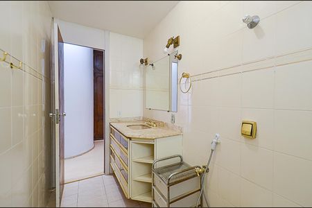 Apartamento para alugar com 190m², 3 quartos e 2 vagas Apartamento para alugar com 190m², 3 quartos e 2 vagasBanheiro Social