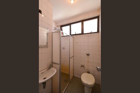 Apartamento para alugar com 190m², 3 quartos e 2 vagas Apartamento para alugar com 190m², 3 quartos e 2 vagasBanheiro de Serviço