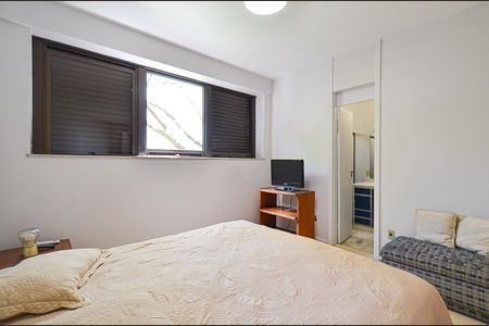 Apartamento para alugar com 190m², 3 quartos e 2 vagas Apartamento para alugar com 190m², 3 quartos e 2 vagasSuíte