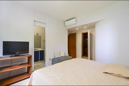 Apartamento para alugar com 190m², 3 quartos e 2 vagas Apartamento para alugar com 190m², 3 quartos e 2 vagasSuíte