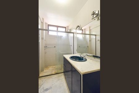 Apartamento para alugar com 190m², 3 quartos e 2 vagas Apartamento para alugar com 190m², 3 quartos e 2 vagasBanheiro da Suíte