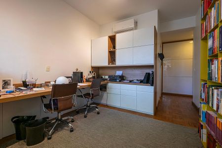 Casa à venda com 420m², 4 quartos e 5 vagasSuíte 3