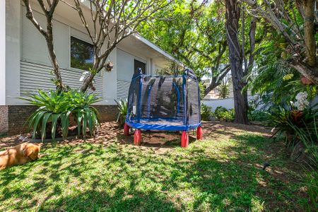 Casa à venda com 420m², 4 quartos e 5 vagasQuintal