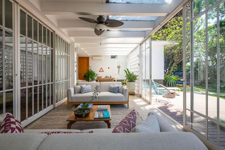 Casa à venda com 420m², 4 quartos e 5 vagasSala 2