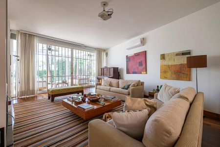 Casa à venda com 420m², 4 quartos e 5 vagasSala 1