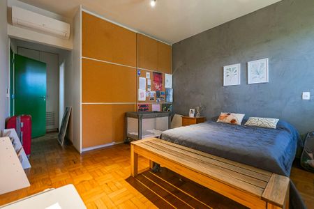 Casa à venda com 420m², 4 quartos e 5 vagasSuíte 2