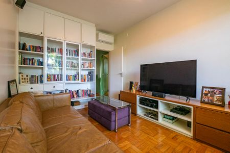 Casa à venda com 420m², 4 quartos e 5 vagasQuarto 4