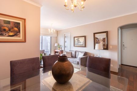 Apartamento à venda com 70m², 2 quartos e 1 vaga Apartamento à venda com 70m², 2 quartos e 1 vagaSala de Jantar