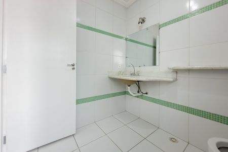 Casa para alugar com 150m², 3 quartos e 2 vagasBanheiro da Suíte