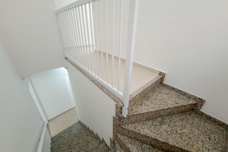 Casa para alugar com 150m², 3 quartos e 2 vagasEscada