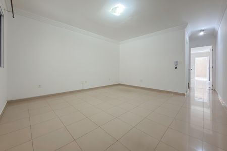 Casa para alugar com 150m², 3 quartos e 2 vagasSala