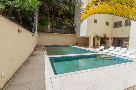 Apartamento à venda com 140m², 4 quartos e 2 vagasÁrea comum - Piscina