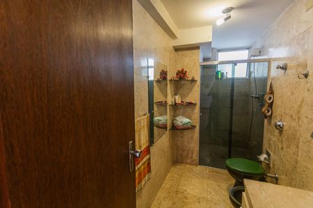 Apartamento à venda com 140m², 4 quartos e 2 vagasBanheiro Social