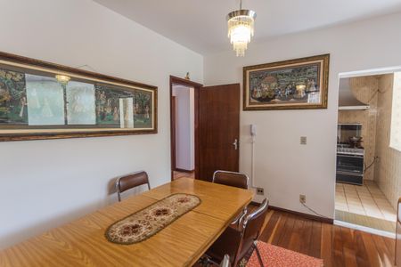 Apartamento à venda com 140m², 4 quartos e 2 vagasCopa