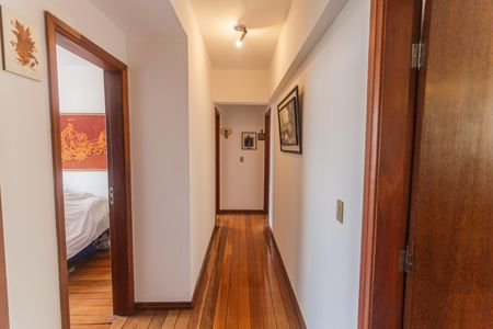 Apartamento à venda com 140m², 4 quartos e 2 vagasCorredor