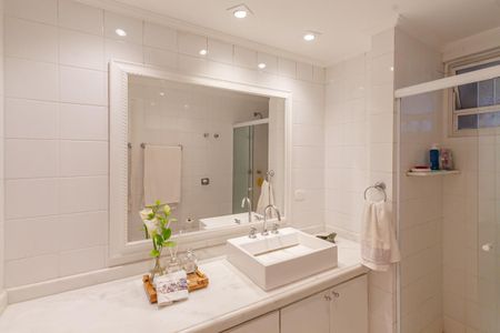 Apartamento à venda com 102m², 1 quarto e 2 vagas Apartamento à venda com 102m², 1 quarto e 2 vagasBanheiro