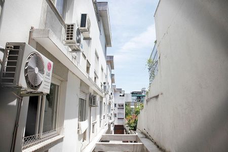 Apartamento à venda com 76m², 2 quartos e 1 vagaCozinha + Área de Serviço Vista