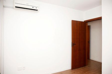 Quarto 2 de apartamento à venda com 2 quartos, 76m² em Petrópolis, Porto Alegre