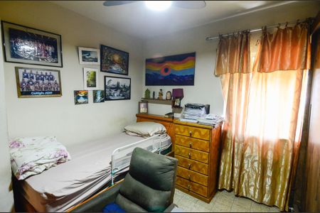 Apartamento à venda com 79m², 4 quartos e 3 vagasQuarto 4