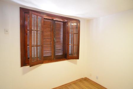 Casa de condomínio para alugar com 182m², 4 quartos e 3 vagasQuarto 2