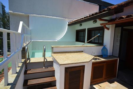 Casa de condomínio para alugar com 182m², 4 quartos e 3 vagasTerraço