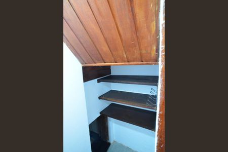 Casa de condomínio para alugar com 182m², 4 quartos e 3 vagasDespensa