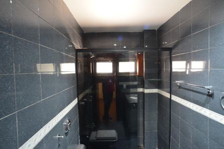 Casa de condomínio para alugar com 182m², 4 quartos e 3 vagasBanheiro Suíte