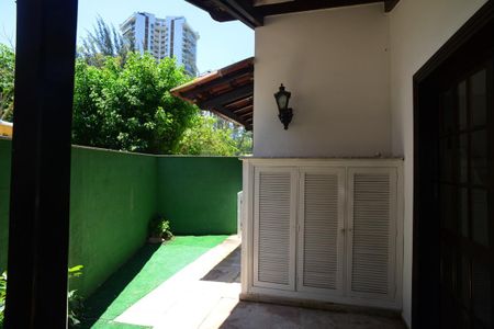 Casa de condomínio para alugar com 182m², 4 quartos e 3 vagasEntrada