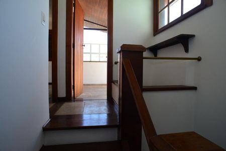 Casa de condomínio para alugar com 182m², 4 quartos e 3 vagasCorredor