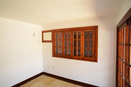 Casa de condomínio para alugar com 182m², 4 quartos e 3 vagasQuarto