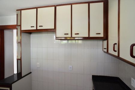 Casa de condomínio para alugar com 182m², 4 quartos e 3 vagasCozinha
