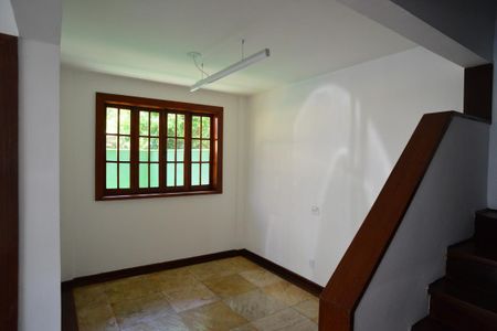 Casa de condomínio para alugar com 182m², 4 quartos e 3 vagasSala