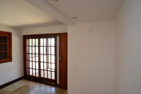 Casa de condomínio para alugar com 182m², 4 quartos e 3 vagasQuarto