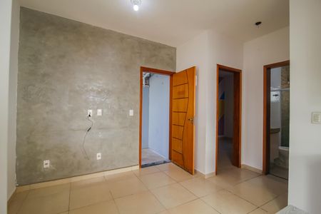 Casa para alugar com 45m², 2 quartos e 2 vagas Casa para alugar com 45m², 2 quartos e 2 vagasSala/Cozinha